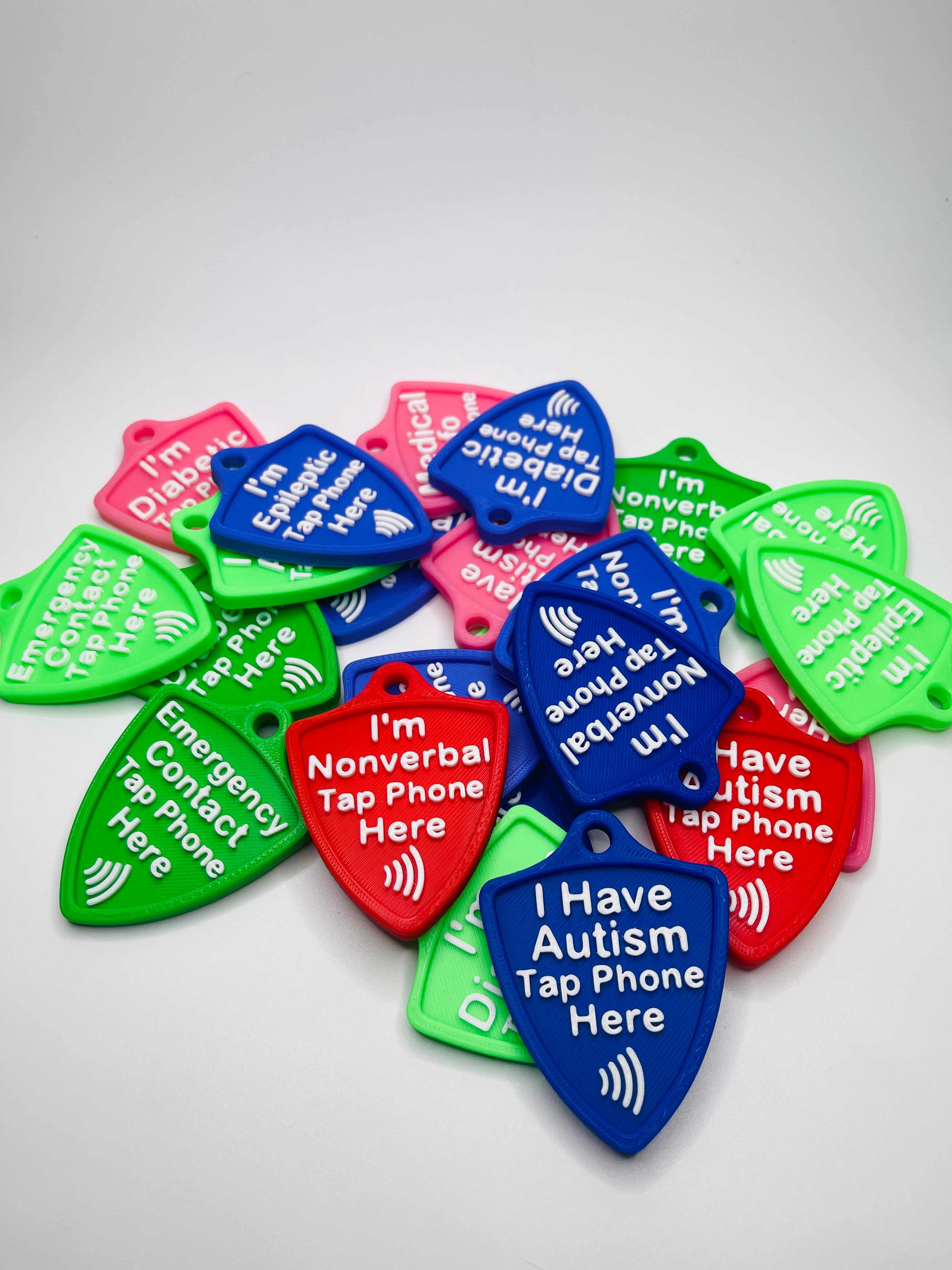 Silent Shield™ NFC Emergency Info Tag – Customizable Medical Alert Keychain